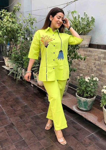 LoomBella Lifestyle Women's Cotton Floral Printed Straight Short Shirt Kurti with Pant