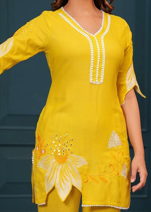 LoomBella Lifestyle Women's Cotton Floral Printed Short Straight Kurti with Pant