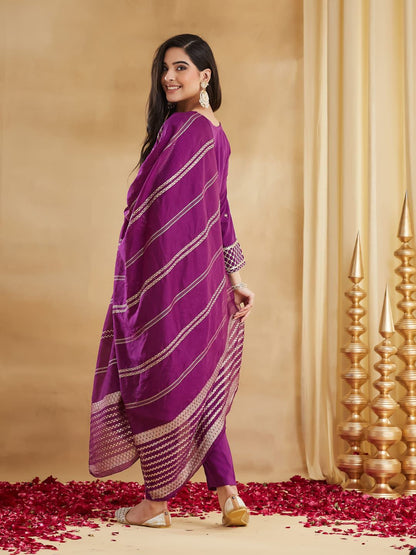 Elegant Purple Embroidered Straight Kurta Pant Set with Jacquard Dupatta