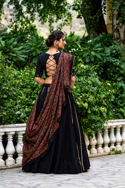 Mustard Sunshine Festive Lehenga Set with Waist Pouch & Green Dupatta 🌸