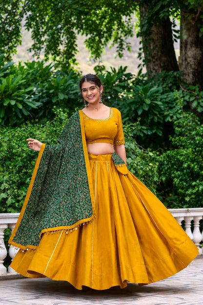 Mustard Sunshine Festive Lehenga Set with Waist Pouch & Green Dupatta 🌸